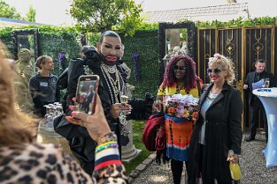 HG_ 192 Harald Glööckler feierte im Chateau Pompöös seine Geburtstagsfeier am 30.5.2022 in Kirchheim an der Weinstraße. Eintreffen von Dynelle Rhodes.