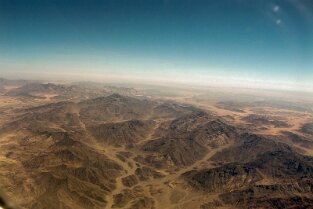 Ägyptische Wüste mit Gebirgsformation Ägyptische Wüste mit Gebirgsformation