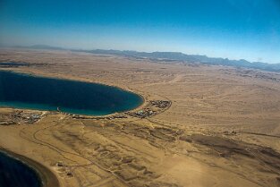Bucht Rotes Meer mit Hotelanlagen Bucht Rotes Meer mit Hotelanlagen