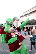 Vergnügungspark Liseberg in Göteborg Vergnügungspark Liseberg in Göteborg Bild: Maskottchen des Kaninlandet (Kaninchenland)
