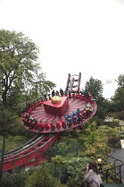 Vergnügungspark Liseberg in Göteborg Vergnügungspark Liseberg in Göteborg Bild: Drehen und hoch und runter geht es in diesem 